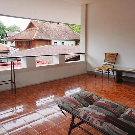 Manee Guesthouse And Record บ้านมานี Csiangmaj Kültér fotó