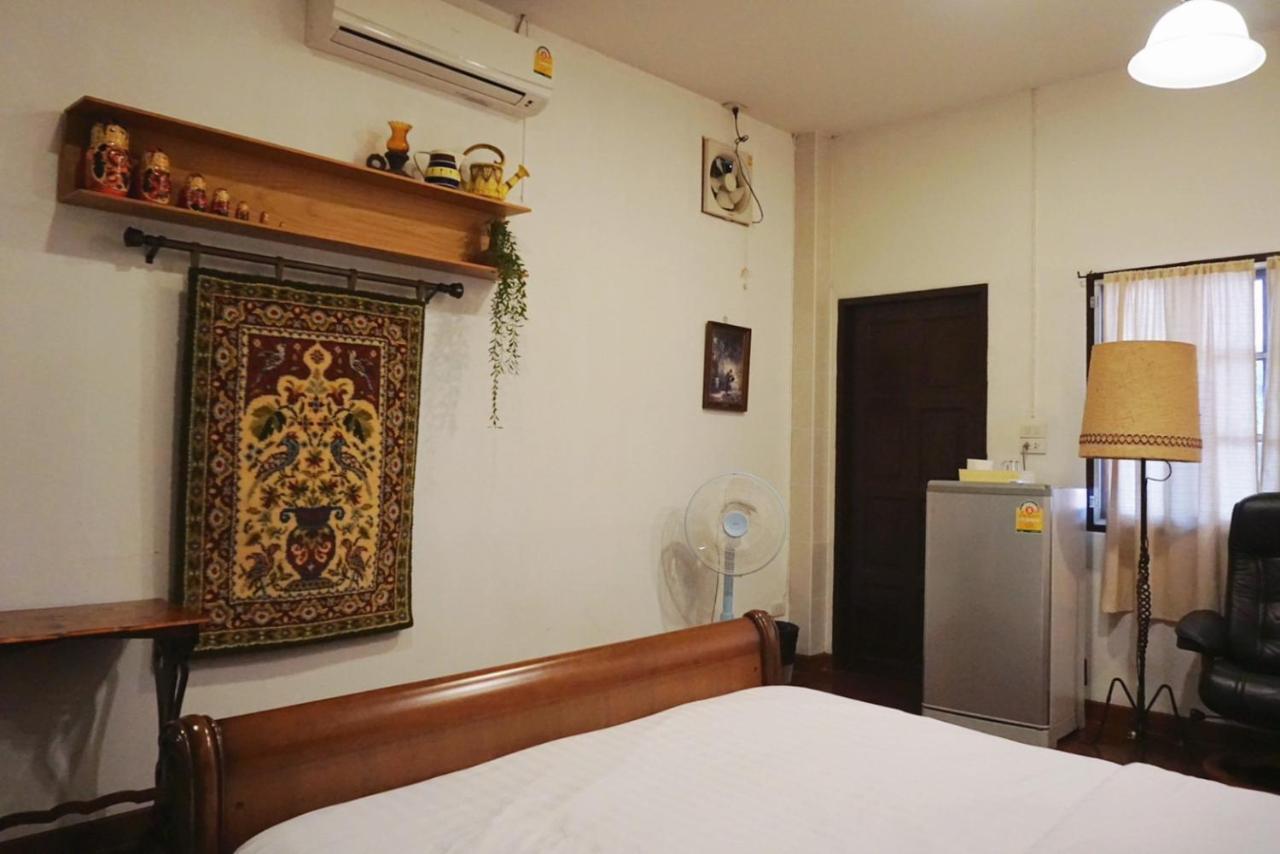 Manee Guesthouse And Record บ้านมานี Csiangmaj Kültér fotó