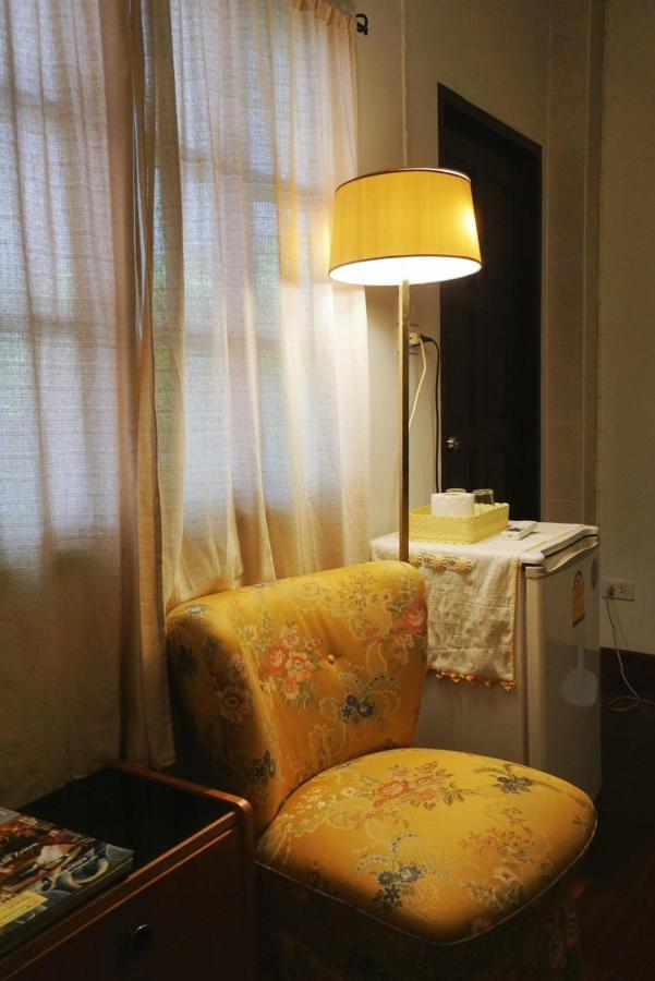 Manee Guesthouse And Record บ้านมานี Csiangmaj Kültér fotó