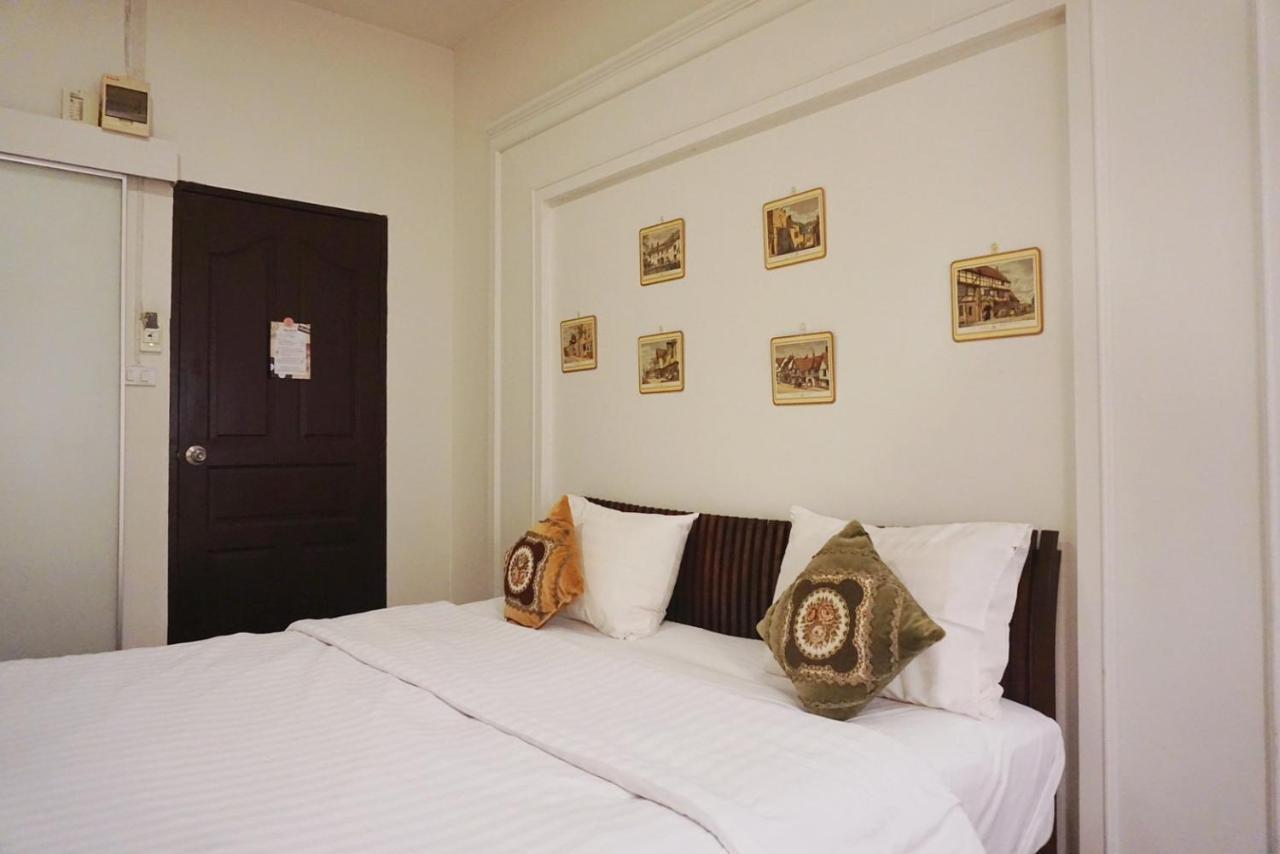 Manee Guesthouse And Record บ้านมานี Csiangmaj Kültér fotó