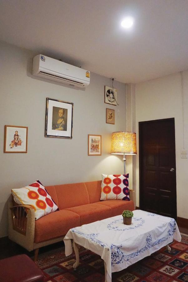 Manee Guesthouse And Record บ้านมานี Csiangmaj Kültér fotó