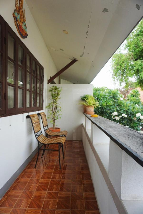 Manee Guesthouse And Record บ้านมานี Csiangmaj Kültér fotó