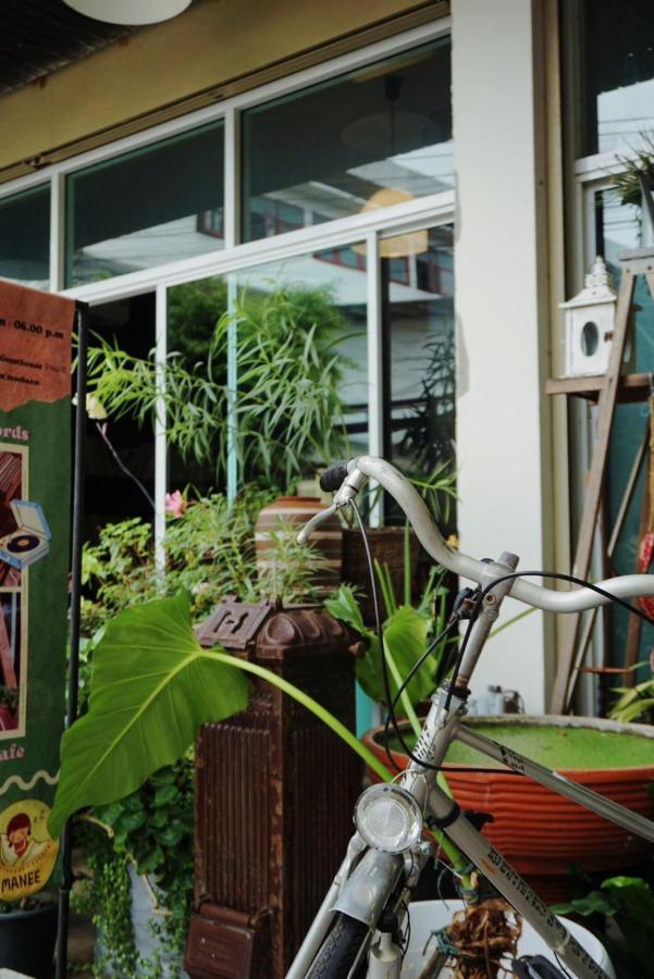 Manee Guesthouse And Record บ้านมานี Csiangmaj Kültér fotó