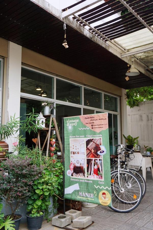Manee Guesthouse And Record บ้านมานี Csiangmaj Kültér fotó