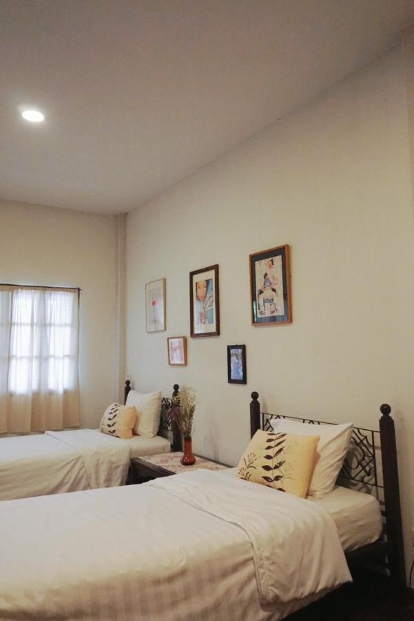 Manee Guesthouse And Record บ้านมานี Csiangmaj Kültér fotó