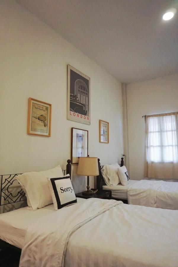 Manee Guesthouse And Record บ้านมานี Csiangmaj Kültér fotó