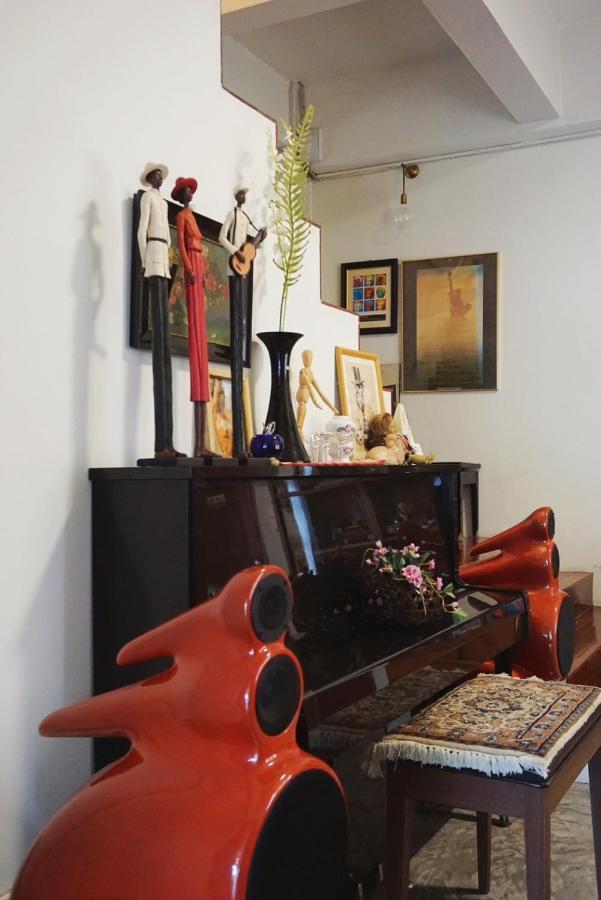 Manee Guesthouse And Record บ้านมานี Csiangmaj Kültér fotó