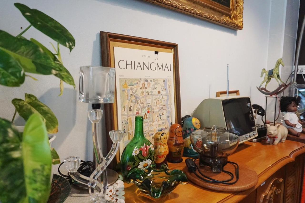 Manee Guesthouse And Record บ้านมานี Csiangmaj Kültér fotó